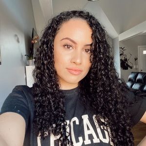 Meet your Posher, Gabriela